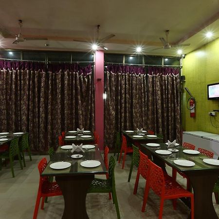 Hotel Parshuram Гувахати Екстериор снимка