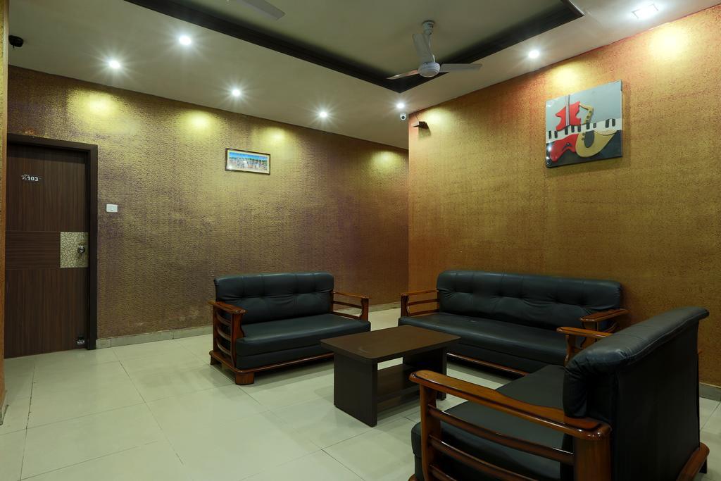 Hotel Parshuram Гувахати Екстериор снимка