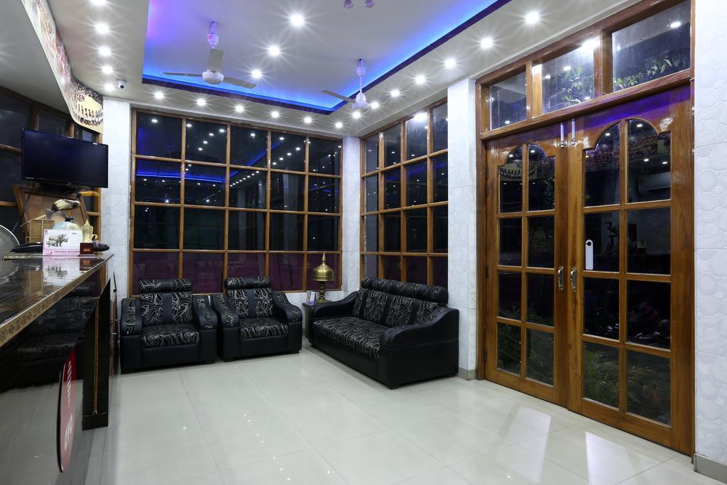 Hotel Parshuram Гувахати Екстериор снимка