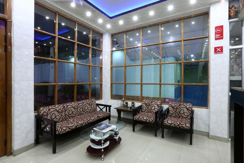 Hotel Parshuram Гувахати Екстериор снимка