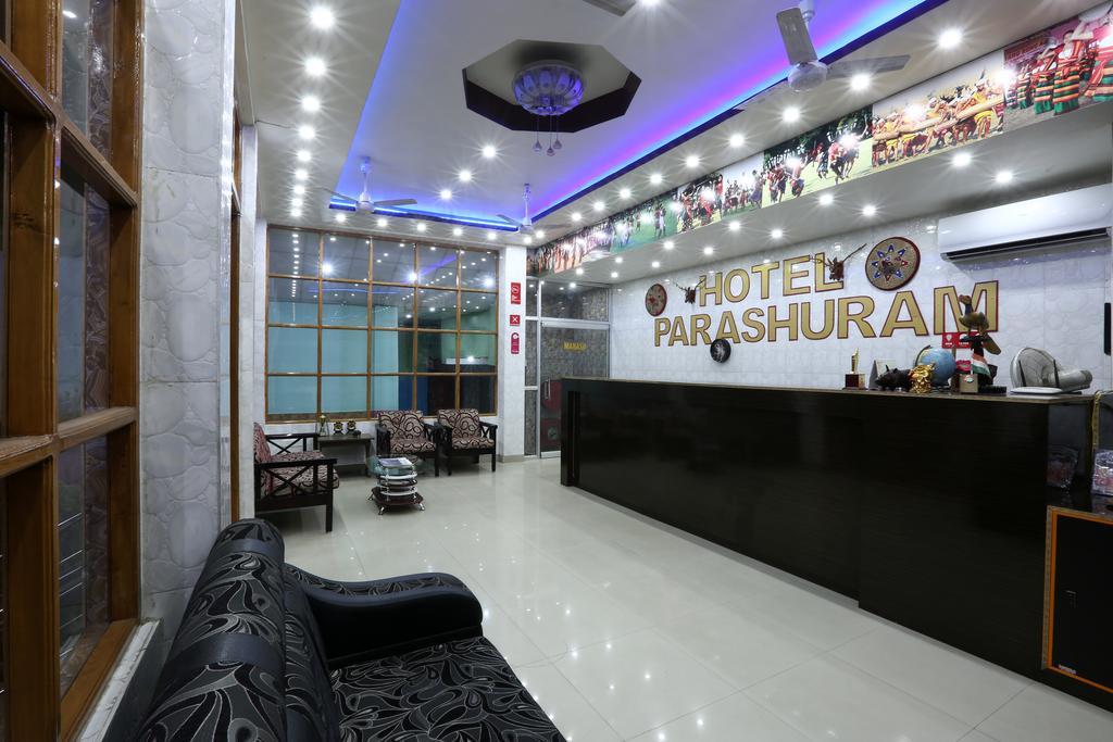 Hotel Parshuram Гувахати Екстериор снимка