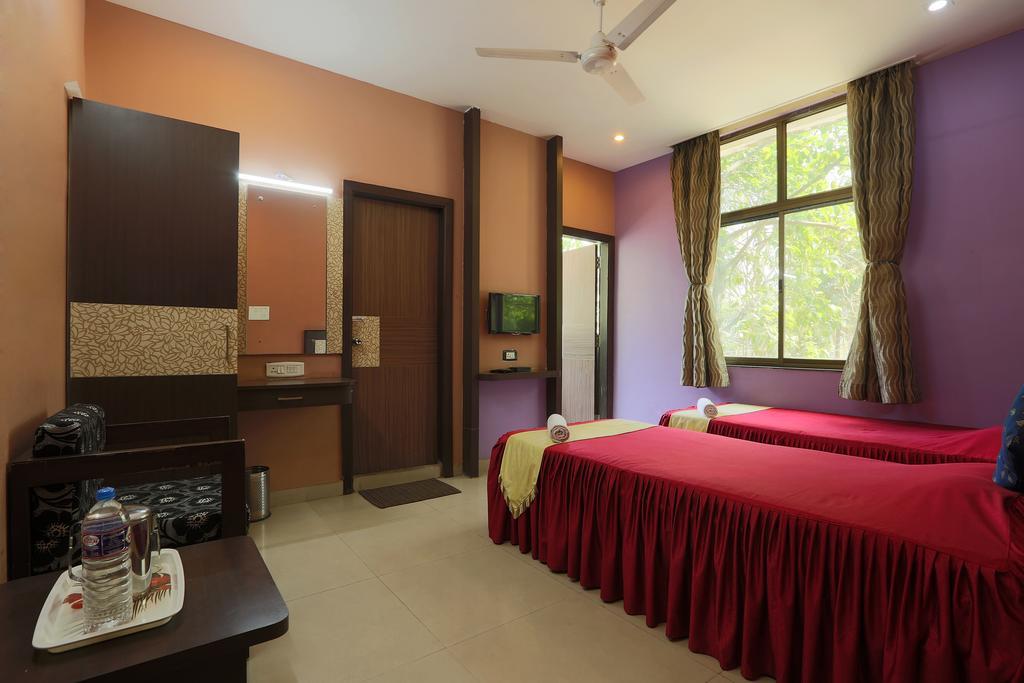 Hotel Parshuram Гувахати Екстериор снимка