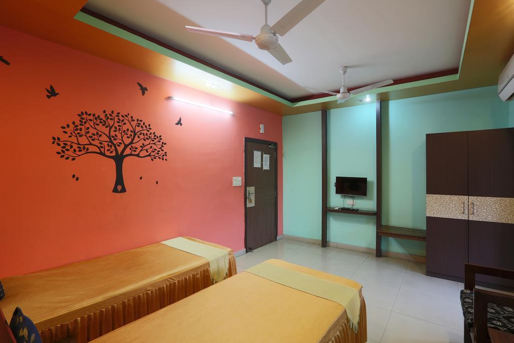 Hotel Parshuram Гувахати Екстериор снимка
