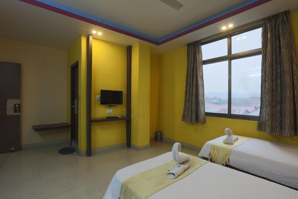 Hotel Parshuram Гувахати Екстериор снимка